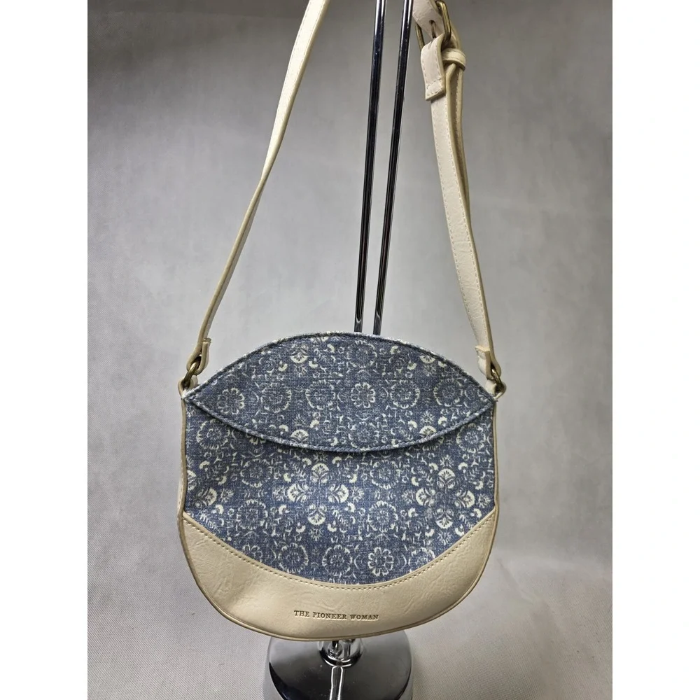 The Pioneer Woman Floral Denim Crossbody Bag Boho Chic Handbag. Adjustable Strap